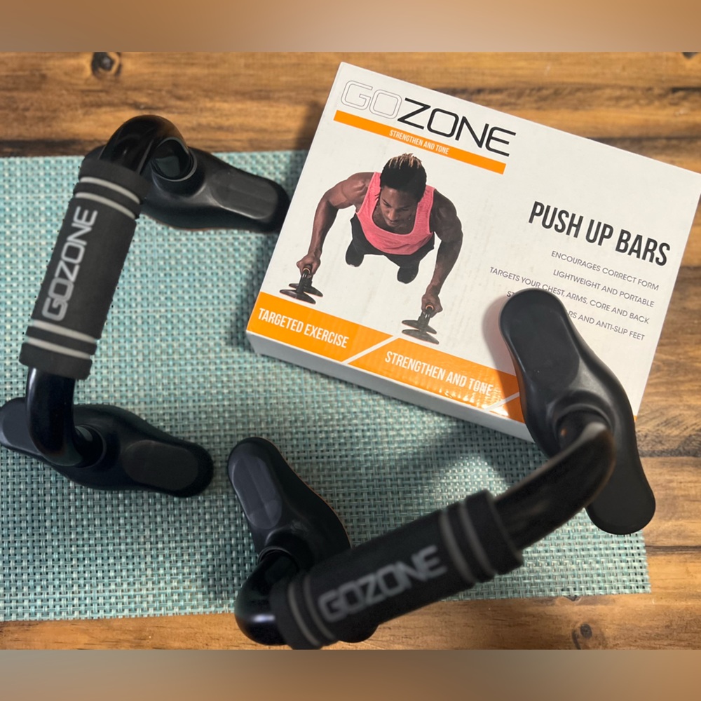 GOZONE Push Up Bars - EUC - Tried Once - Too hard for me to do 😩 - Picture 6 of 15